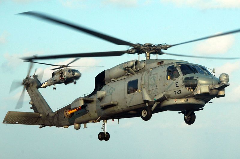 800px-SH-60B_Seahawksmall.jpg