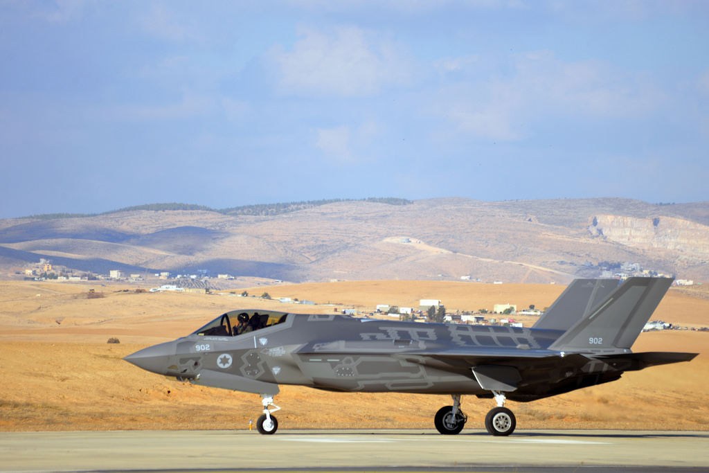 F-35-IAF-holding.jpg