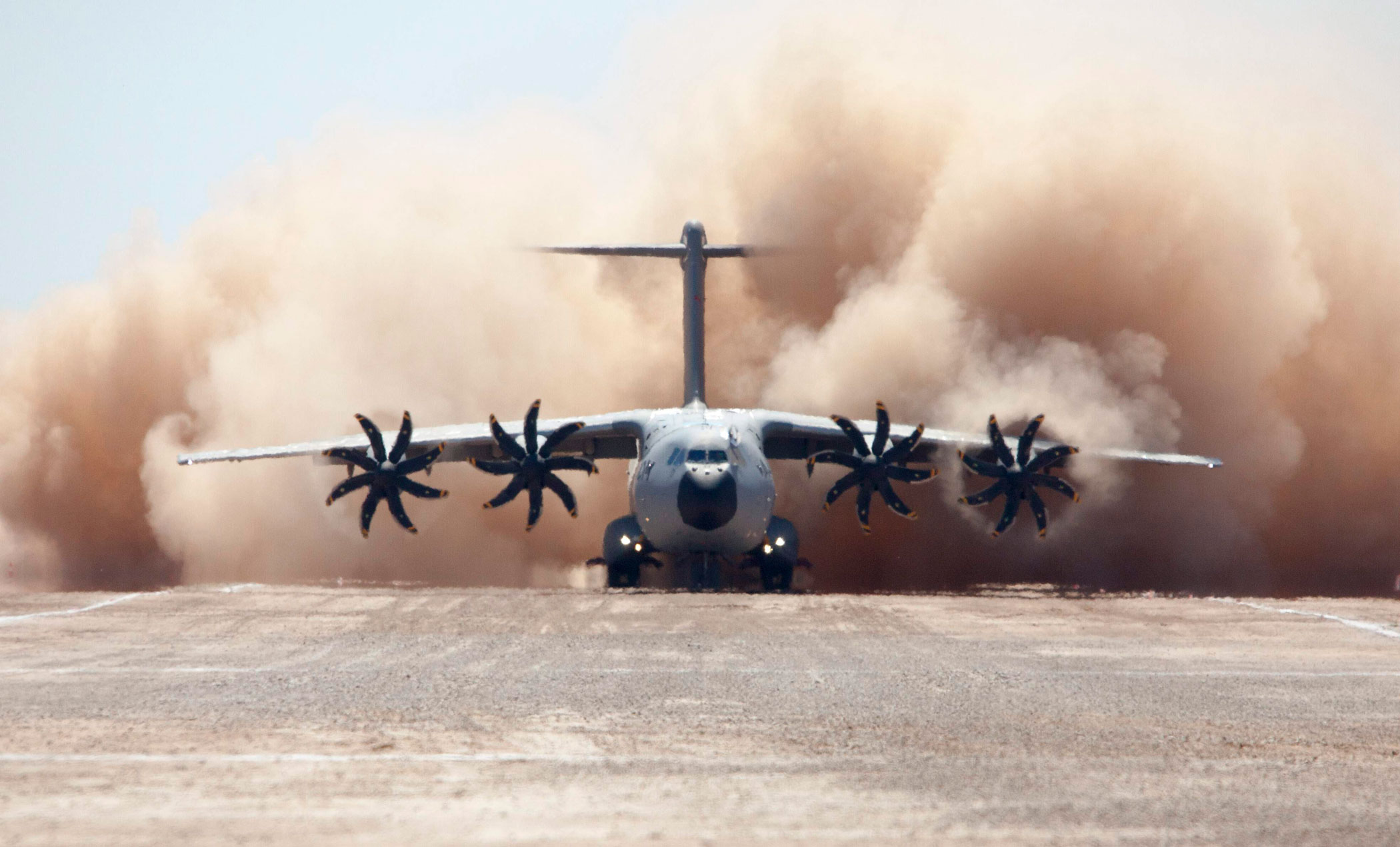 weba400m-dirt-strip-landing.jpg