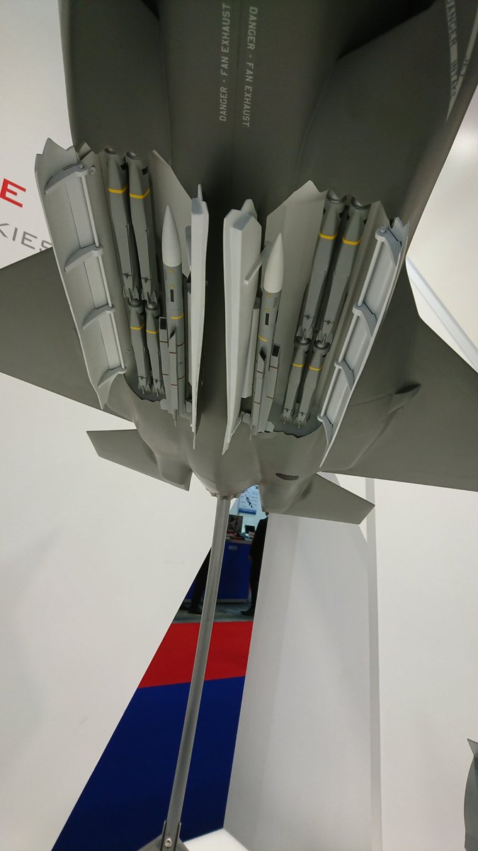 DtJ96RwVsAEic74.jpg