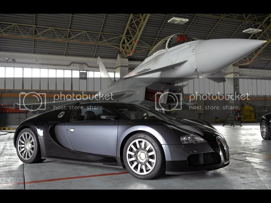 Bugatti_VeyronvsEurofighter_1.jpg