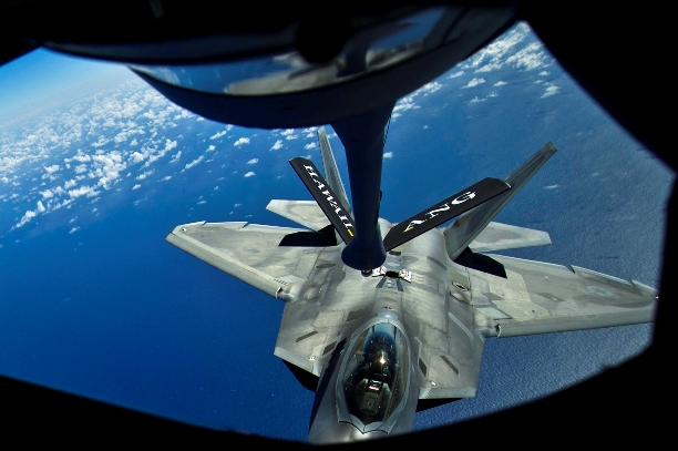 12-0531-RaptorRefueling.jpg