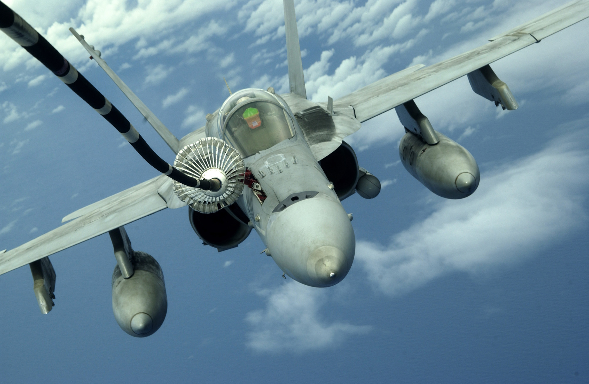 FA-18D_refueling_in_mid-air.jpg