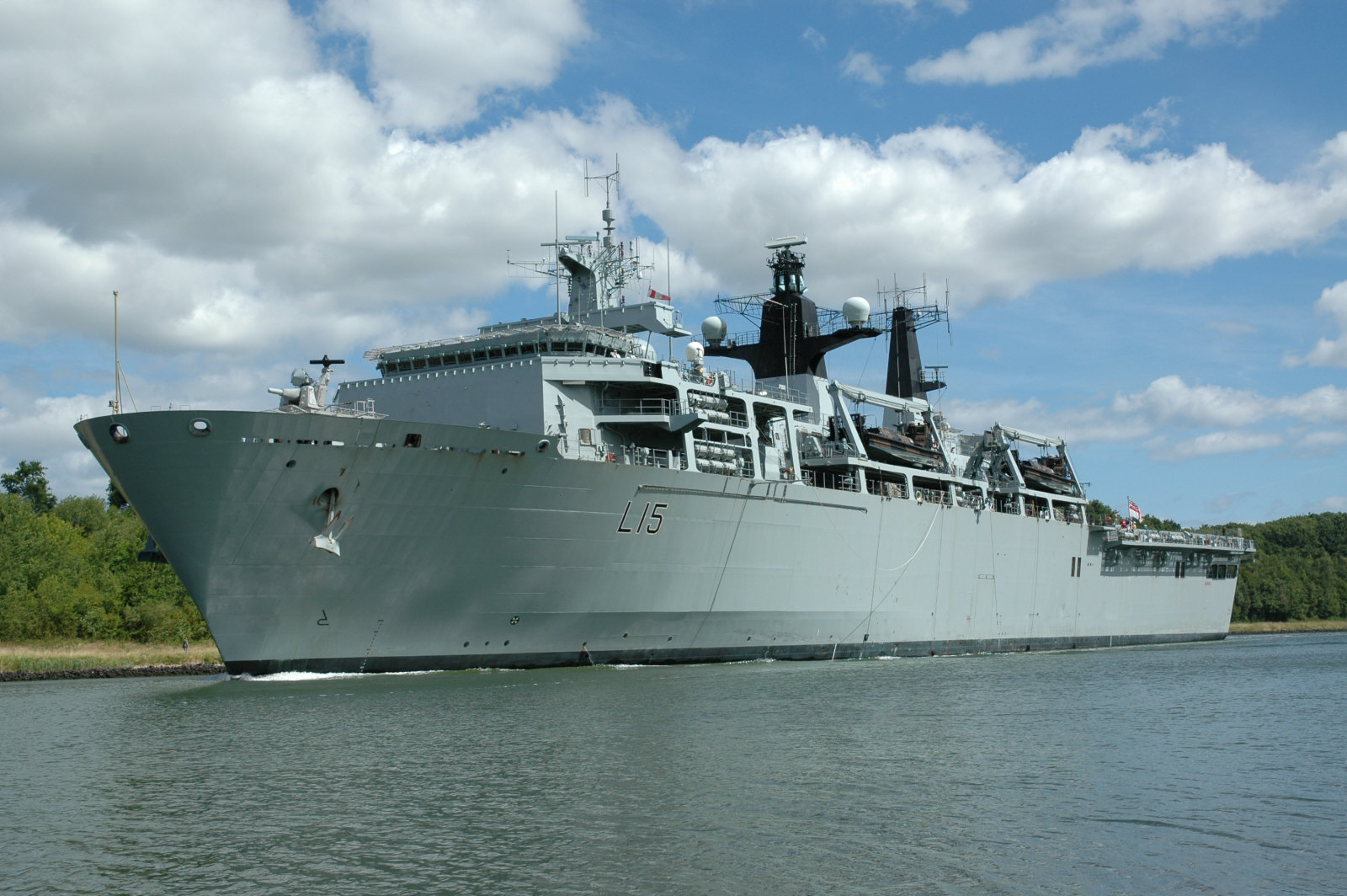 hms-bulwark-l15.jpg