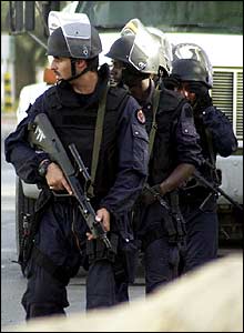 _40213971_commandos220ap.jpg