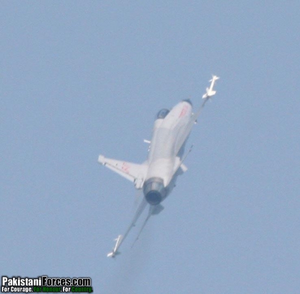 jf-17pakistaniforces_com3.jpg