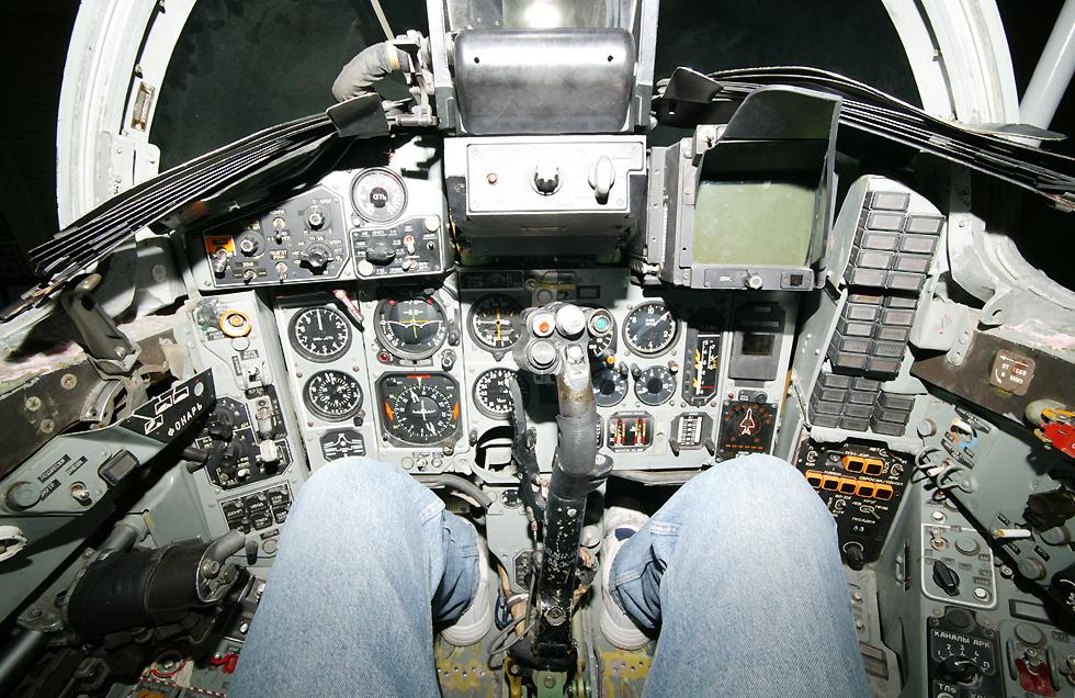 Mig29Cockpit.jpg