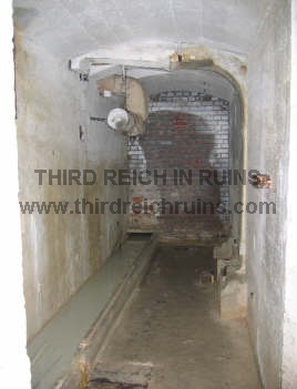tuerkenbunkerventroom.jpg