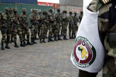 politicsnigeria.com