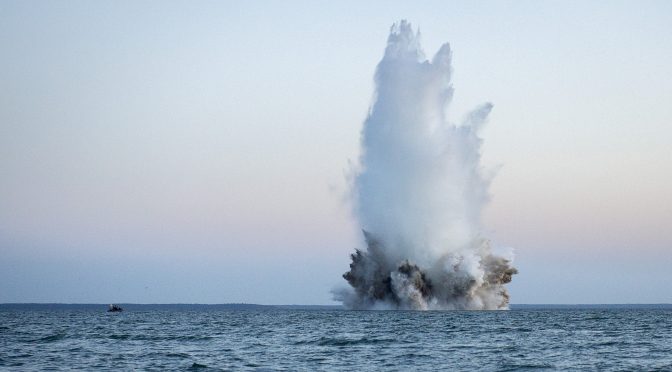 Explosion_of_WWII_mine_in_the_Baltic_Sea_in_May_2015-e1482005433999-672x372.jpg