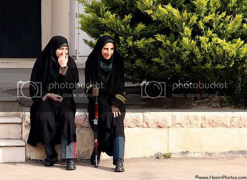 military_woman_iran_police_000003jpg.jpg