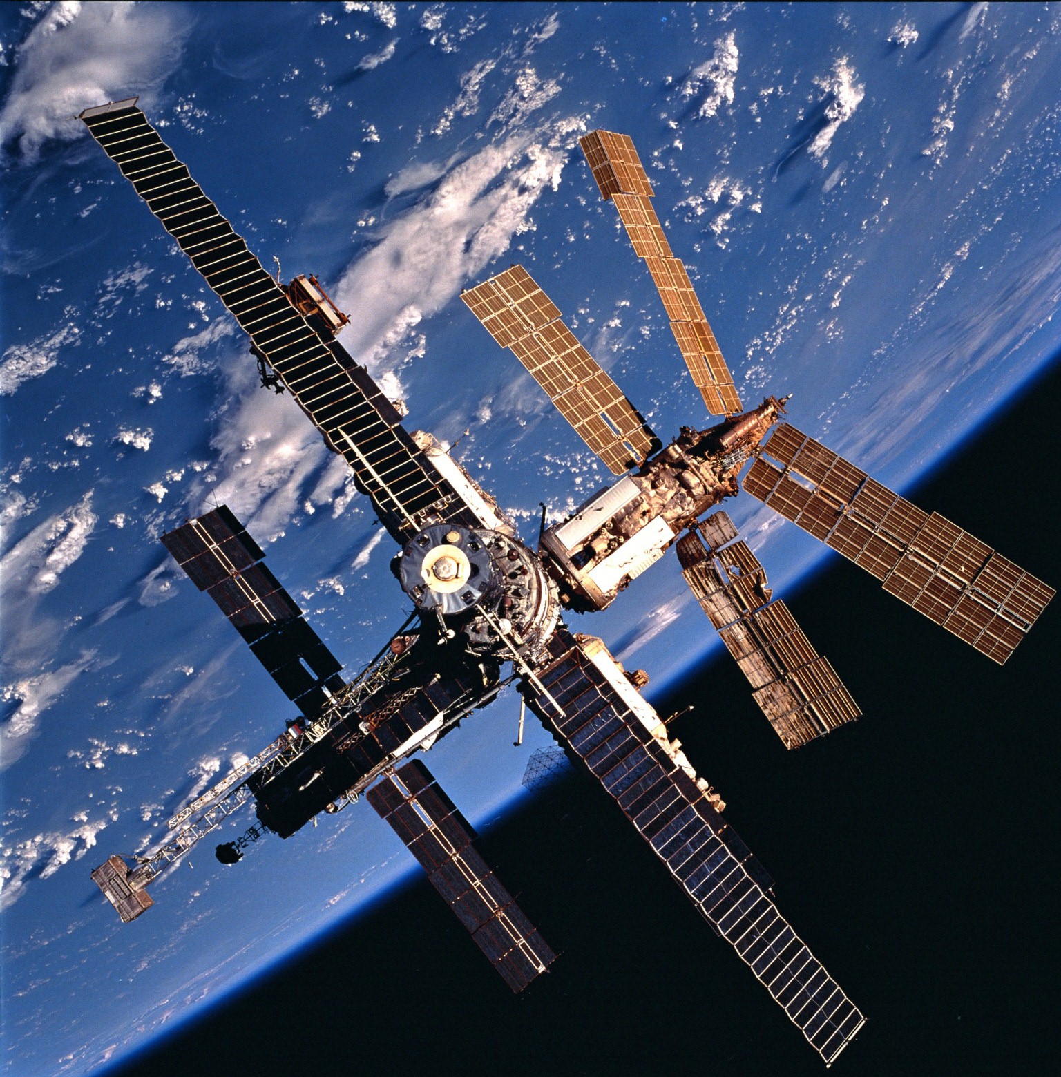 STS86_Mir_Station.jpg