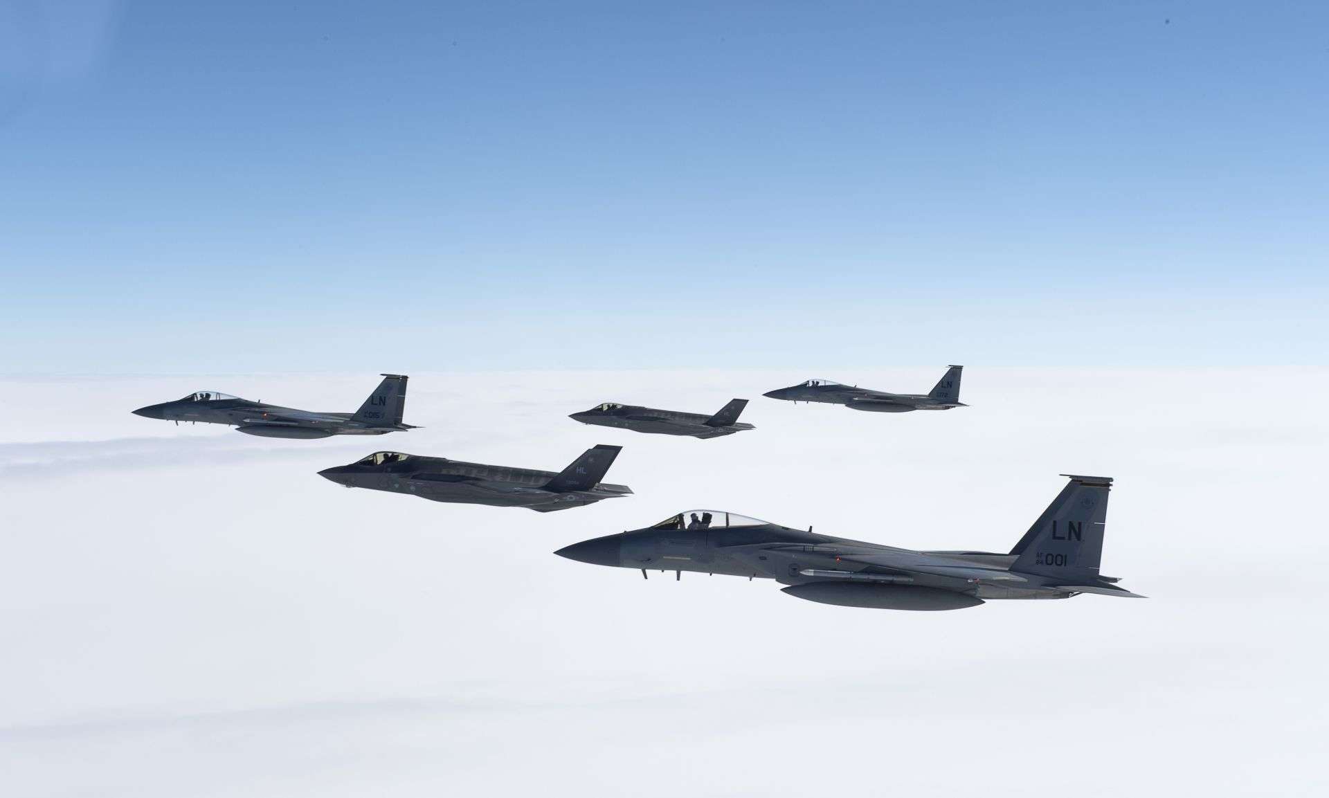 F-35-F-15-fighter-aircraft-1.jpg