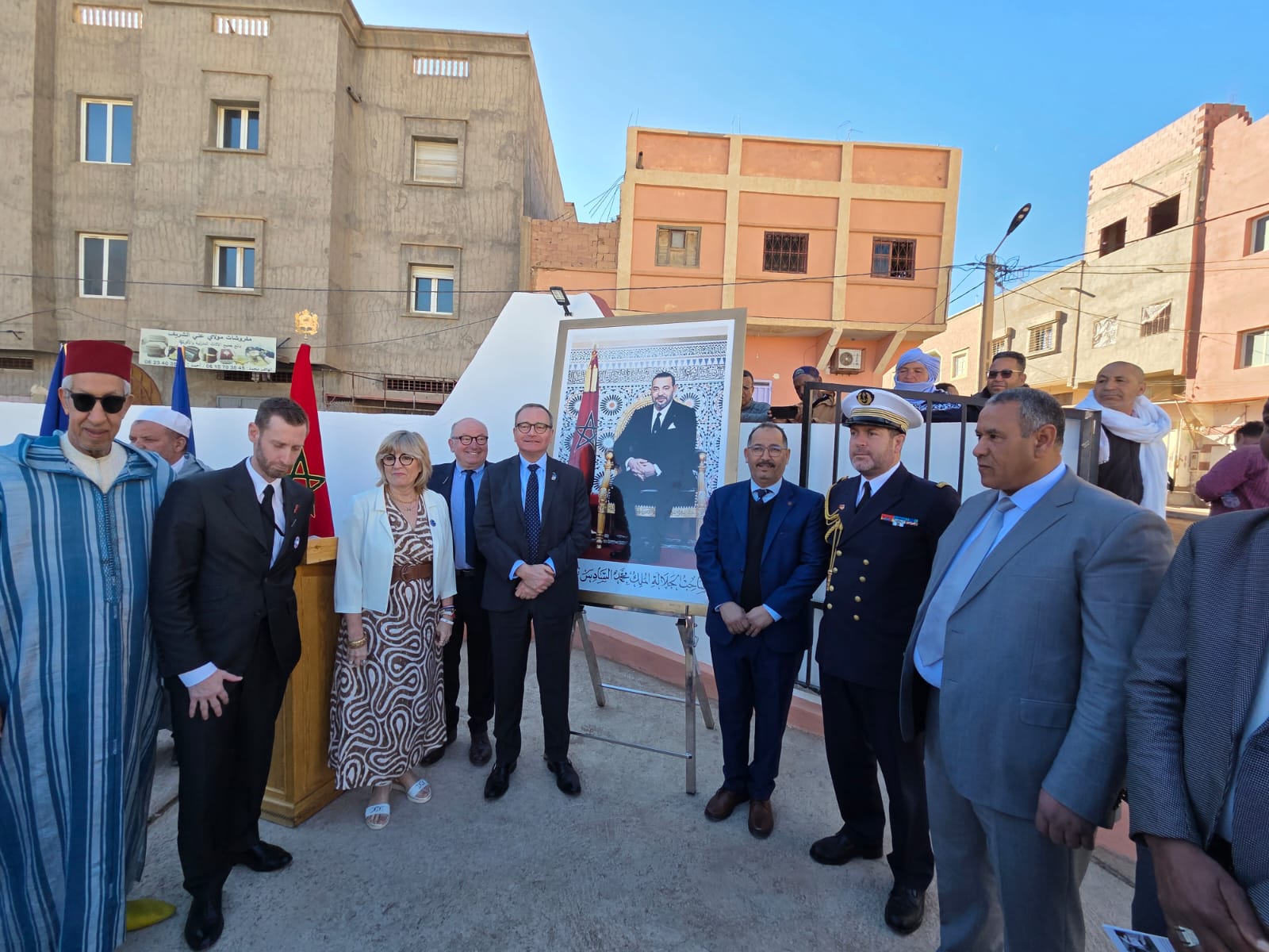 شهدت منطقة ألنيف بإقليم تنغير، يوم الخميس 12 فبراير، مراسم تدشين مثيرة للجدل لما سمي بـالمربع العسكري بمقبرة ألنيف-بوغافر.