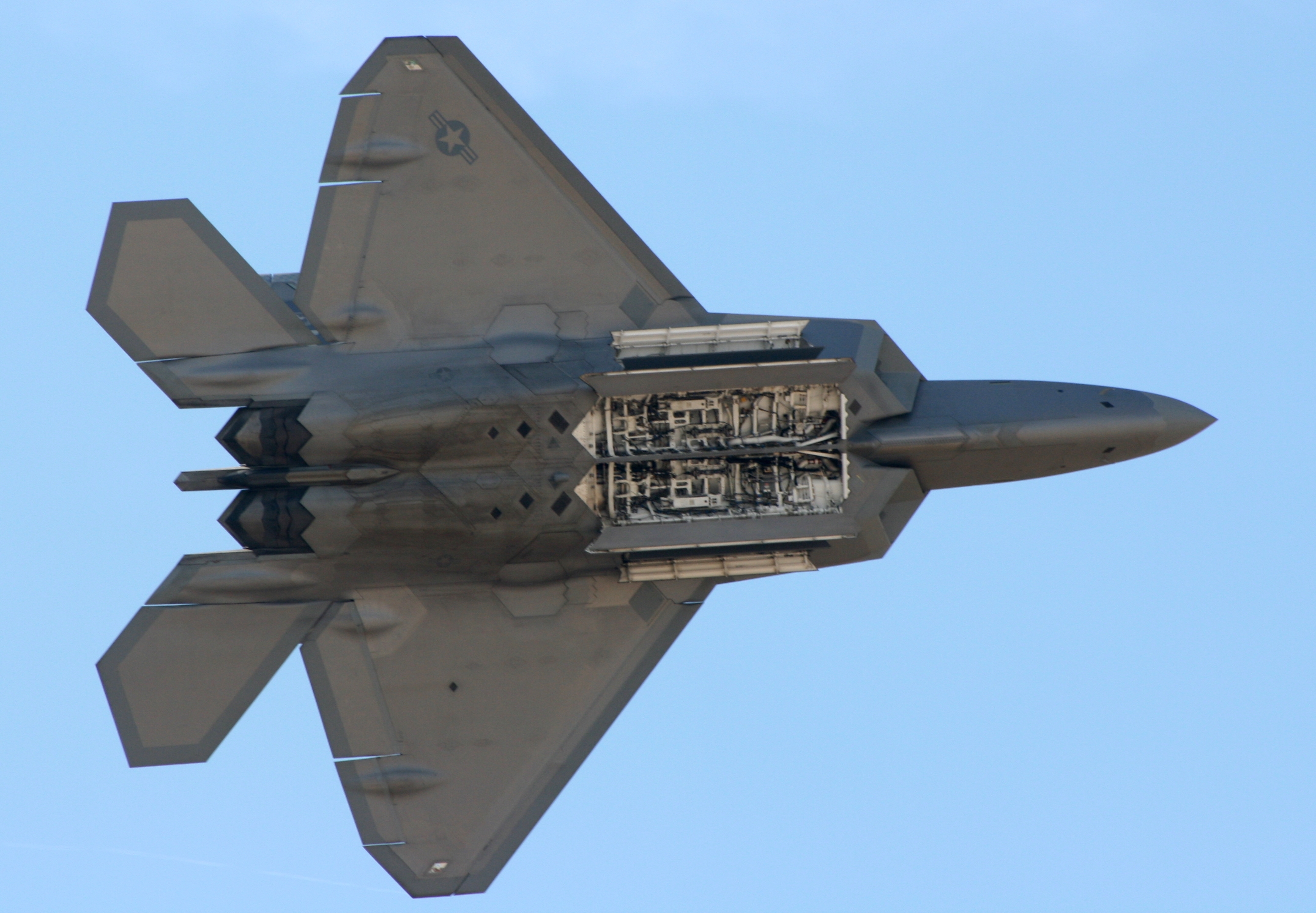 F-22_Raptor_Internal_Weapons_Bay.jpg