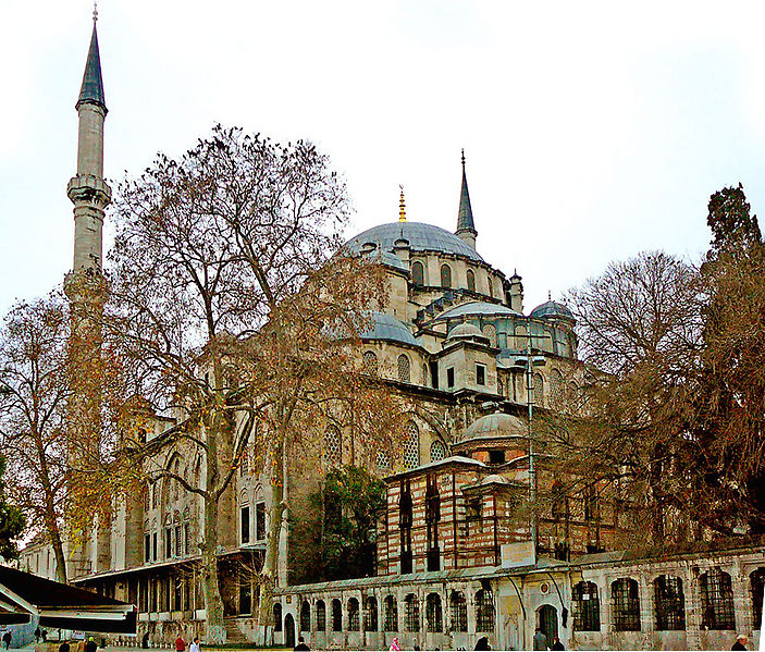 703px-FatihMosque.jpg