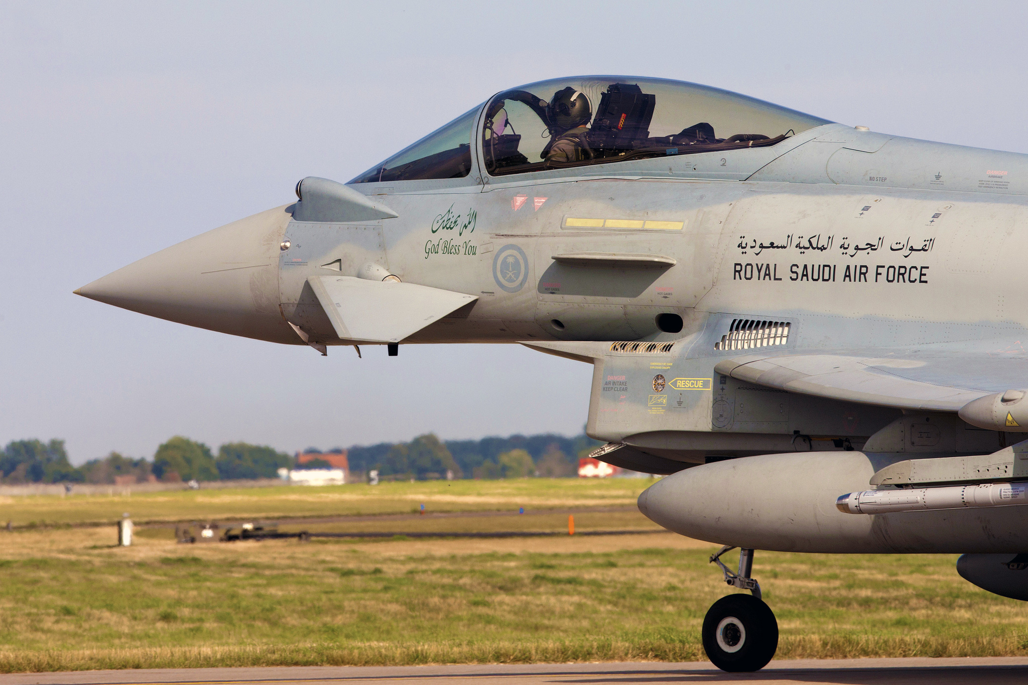 www.defense-aerospace.com