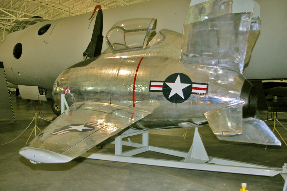 xf-85_goblin_3_of_7.jpg