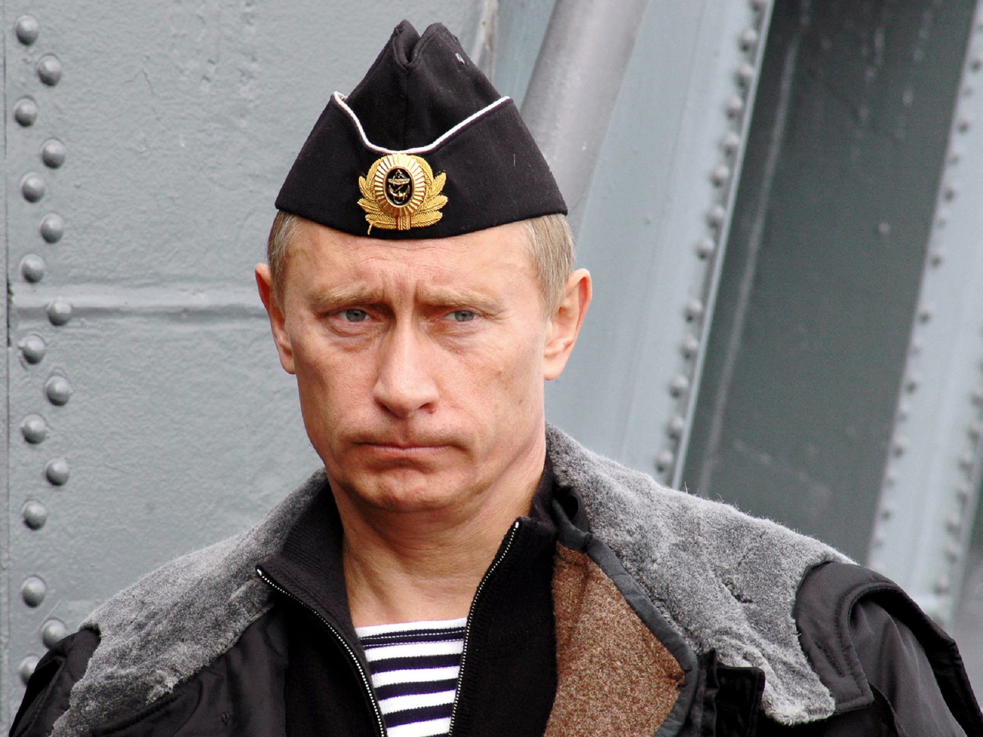 vladimir-putin-military-uniform.jpg