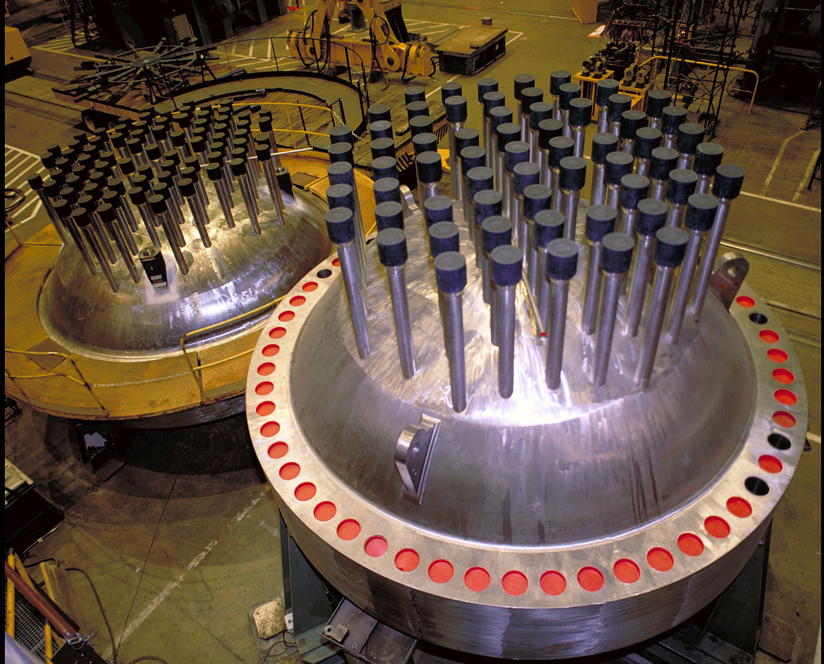 1200px-Reactor_Vessel_head.jpg