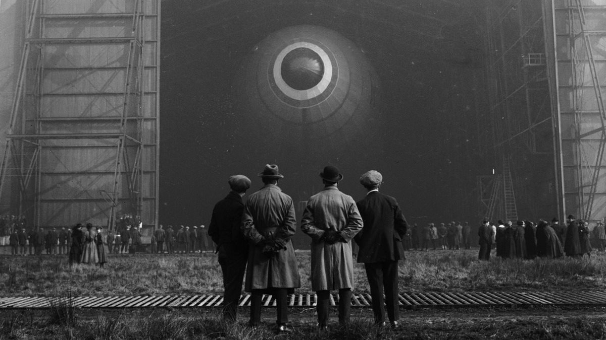 http://historicaltimes.tumblr.com/post/156319566977/british-airship-r33-preparing-for-launch-barlow