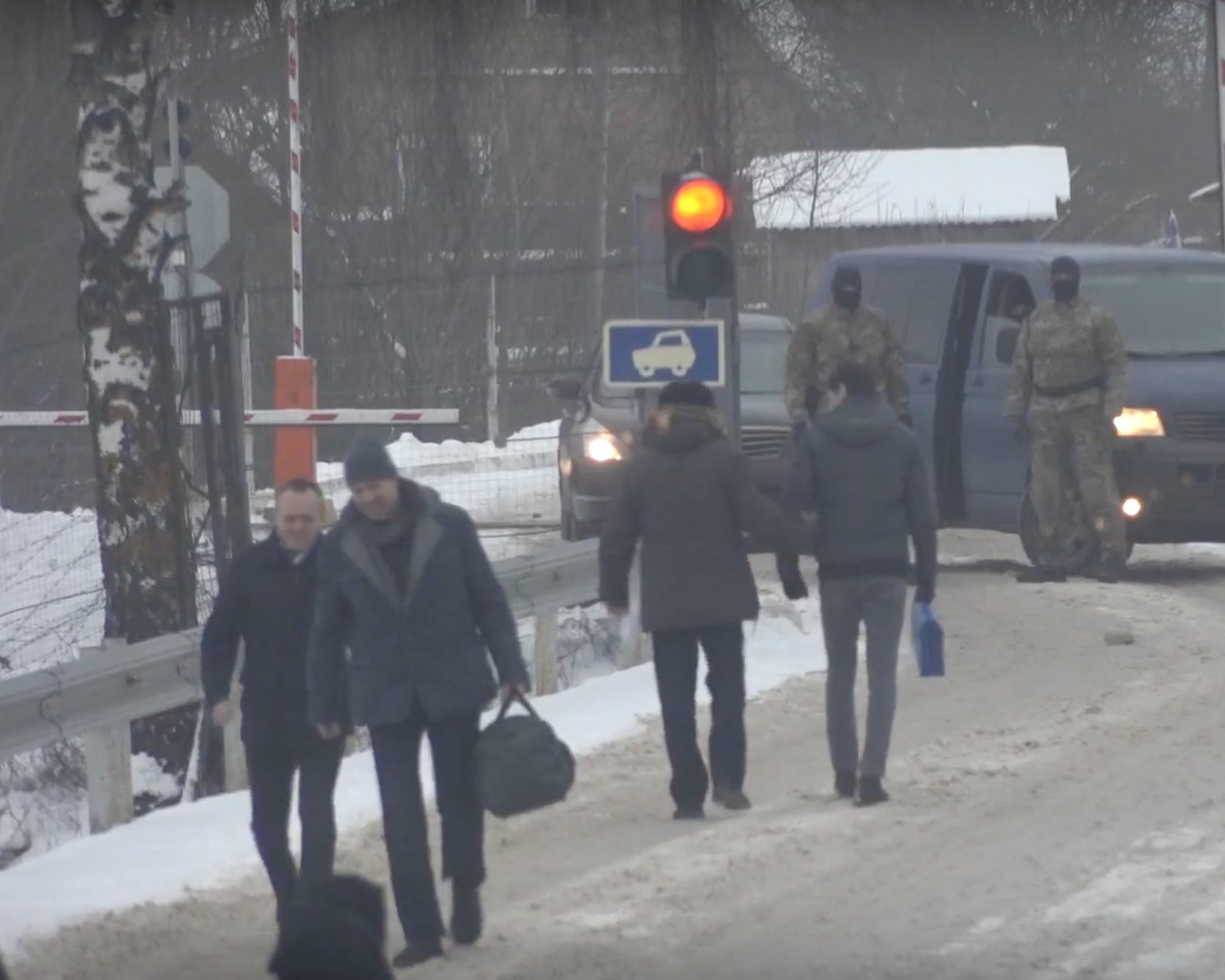 DVrxDCuU0AAonG1.jpg:large