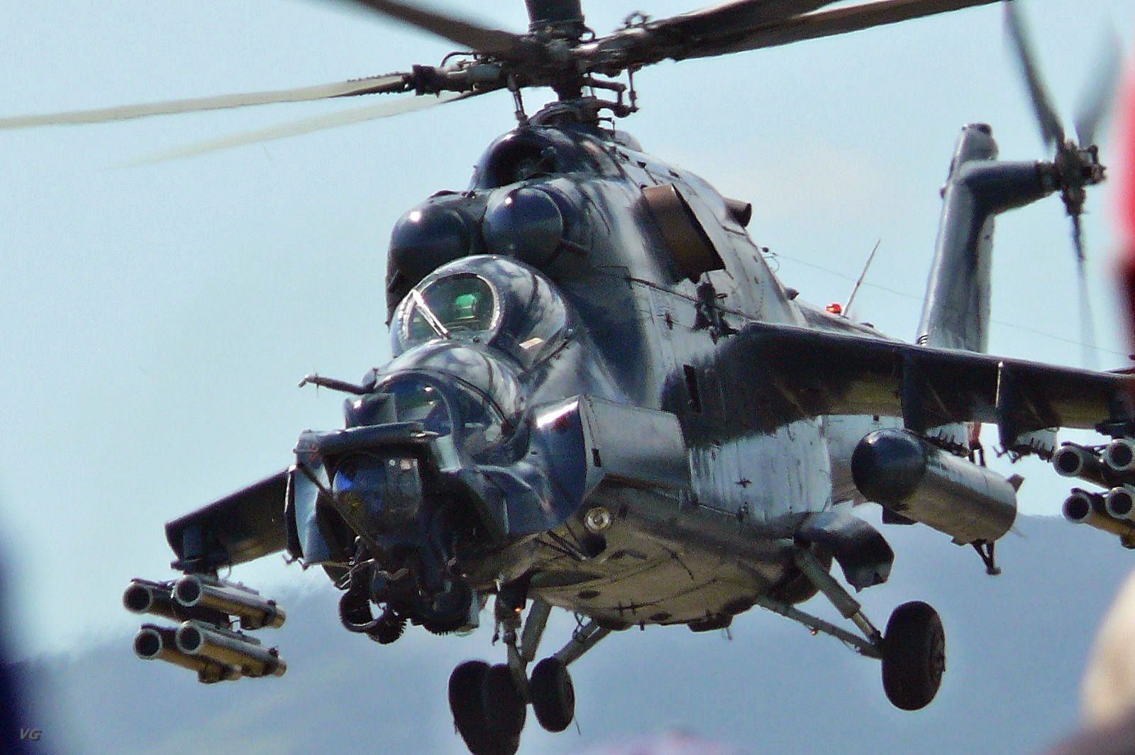 mi_35_russian_attack_helicopter_4.jpeg