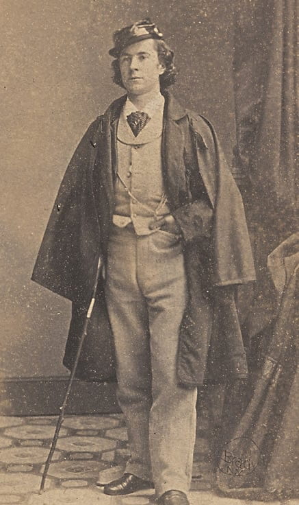 في عام 1859، قبل عامين تقريبًا من اندلاع الحرب الأهلية، اكتسب طالب قانون في إلينوي يُدعى إلمر إلسورث شهرة كبيرة عندما قاد أول فوج من طلاب الزواف، وفي 24 مايو 1861، أصبح أول ضابط من الاتحاد يموت في القتال.