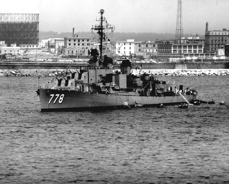 USS_Massey_%28DD-778%29.jpg