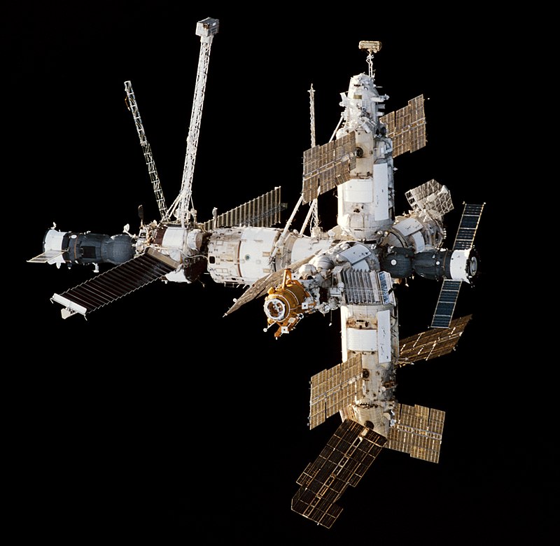 800px-Mir_Space_Station_viewed_from_Endeavour_during_STS-89.jpg