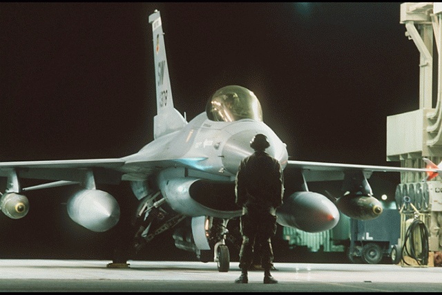 f-16-00000004.jpg