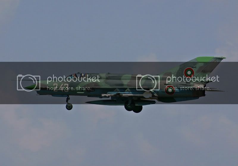 mig21flightxu9.jpg