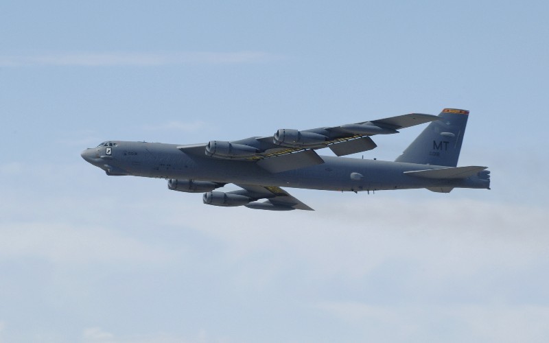 b-52_060427-f-6044b-050.jpg