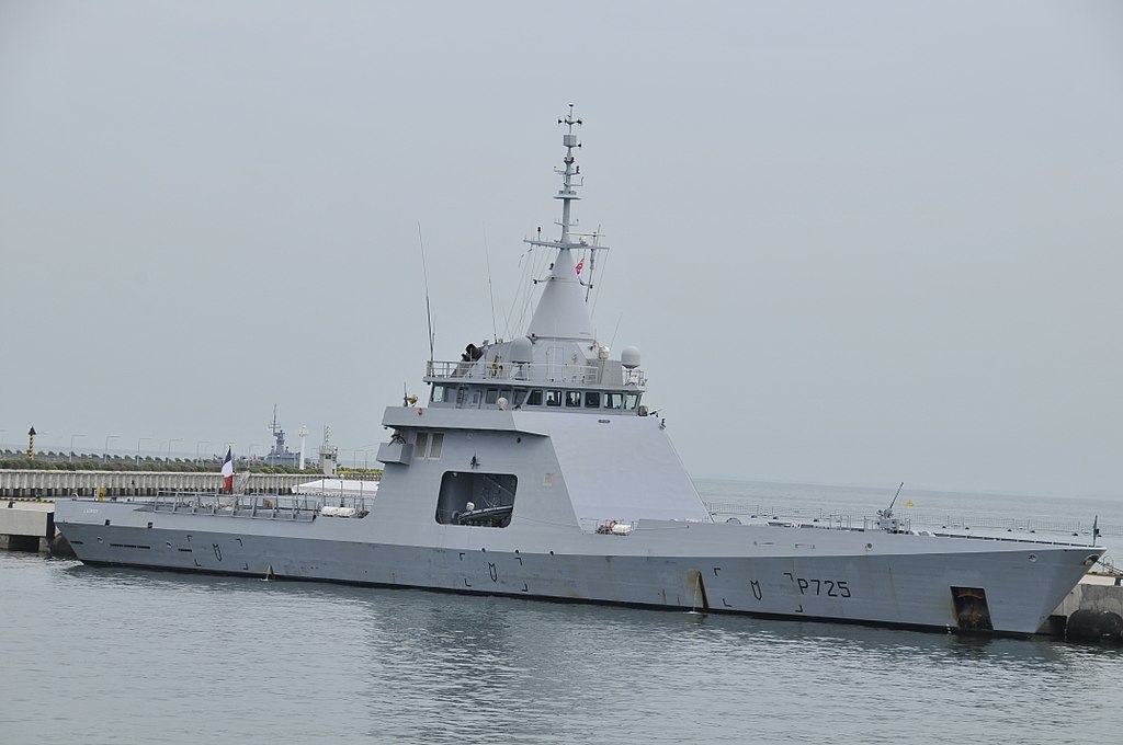 1024px-French_Navy_Offshore_Patrol_Ship_P725_Adroit.jpg