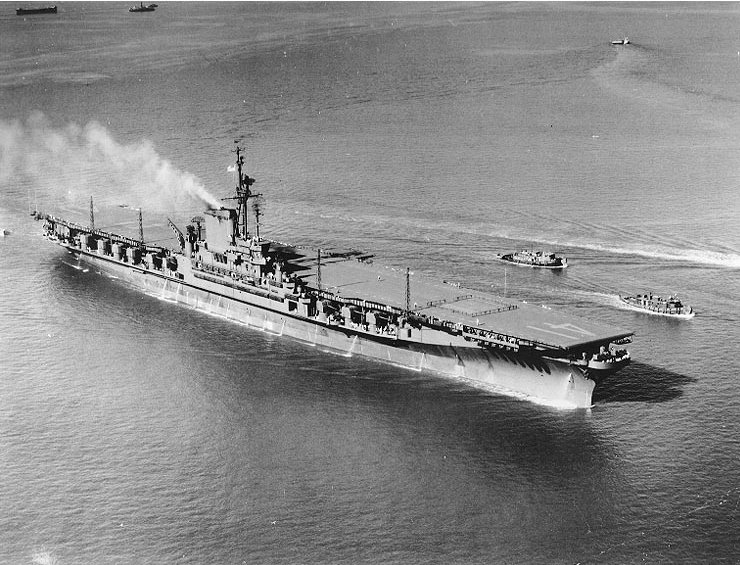 USS_Midway_%28CVB-41%29_after_commissioning.jpg