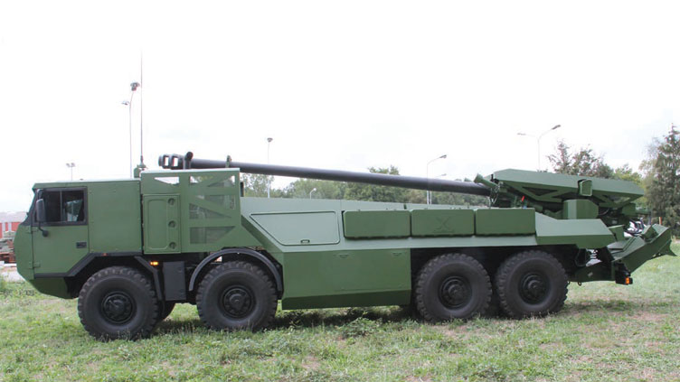 Caesar-rolls-in-on-eight-wheels-_DSEi15D2_.jpg