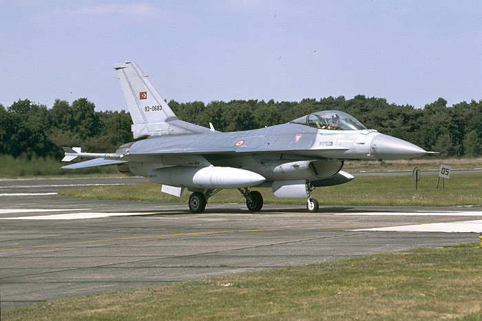 F16C50_930683.jpg