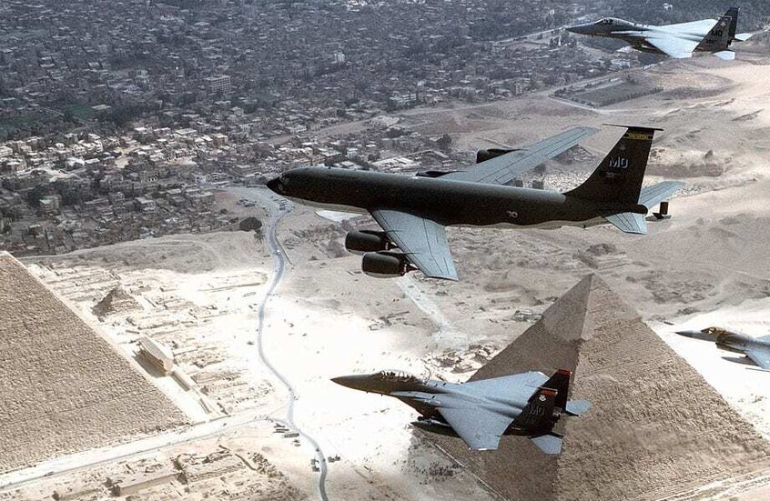 محلل إسرائيلي يذكّر بشرط يمنع مصر من مهاجمة إسرائيل  بمقاتلات 