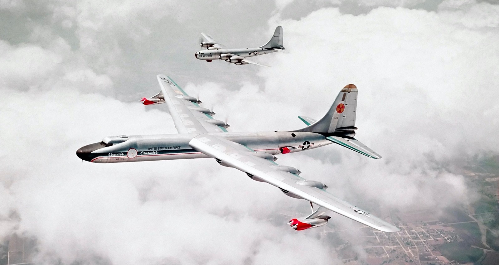 نموذج لطائرتين من طراز The NB-36 Crusader. (صورة غير مؤرخة) - U.S. Air Force