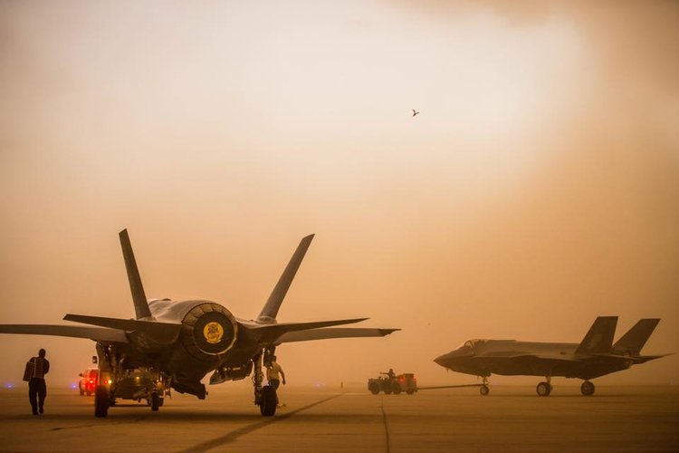 The sand storm provided an opportunity for 56th FW’s maintainers, airmen and partners from LM and partner nations to cope with a phenomena the 5th generation aircraft might find one day in theater.