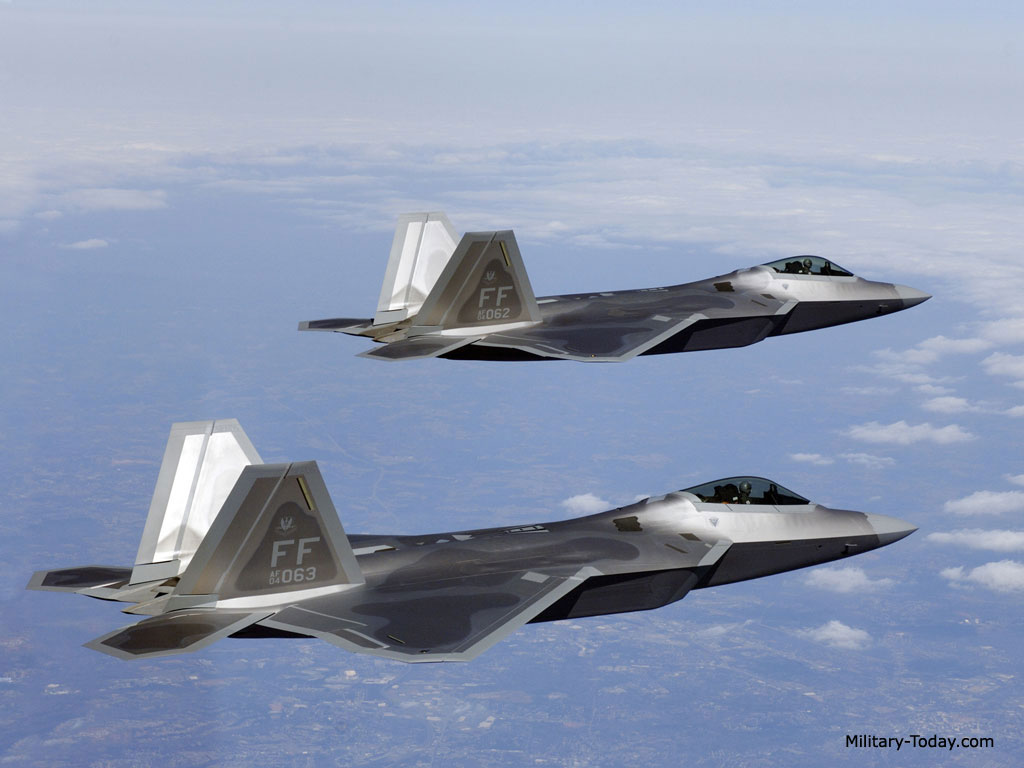 f22_raptor_l4.jpg