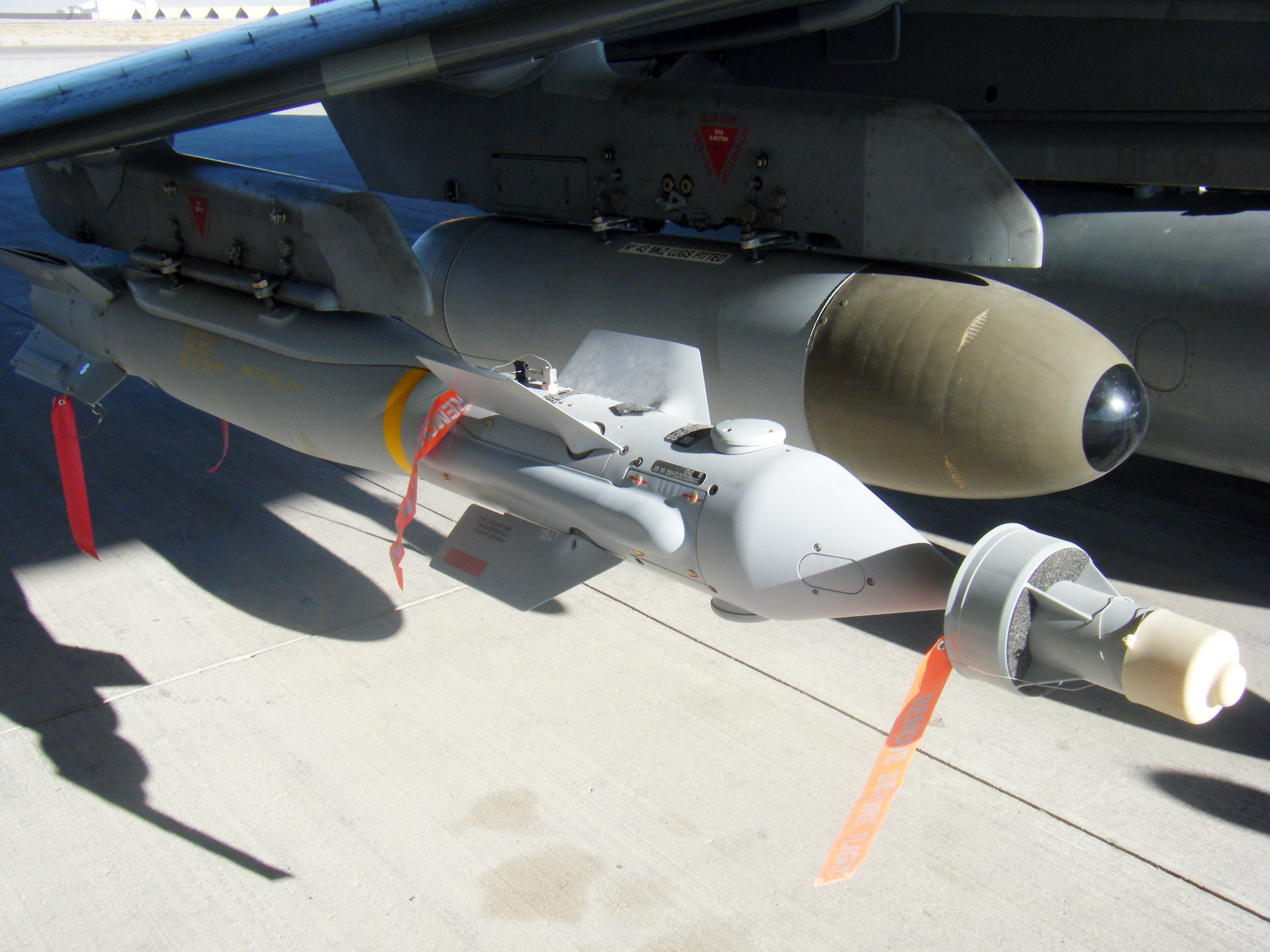Paveway_IV_Harrier_GR9.jpg