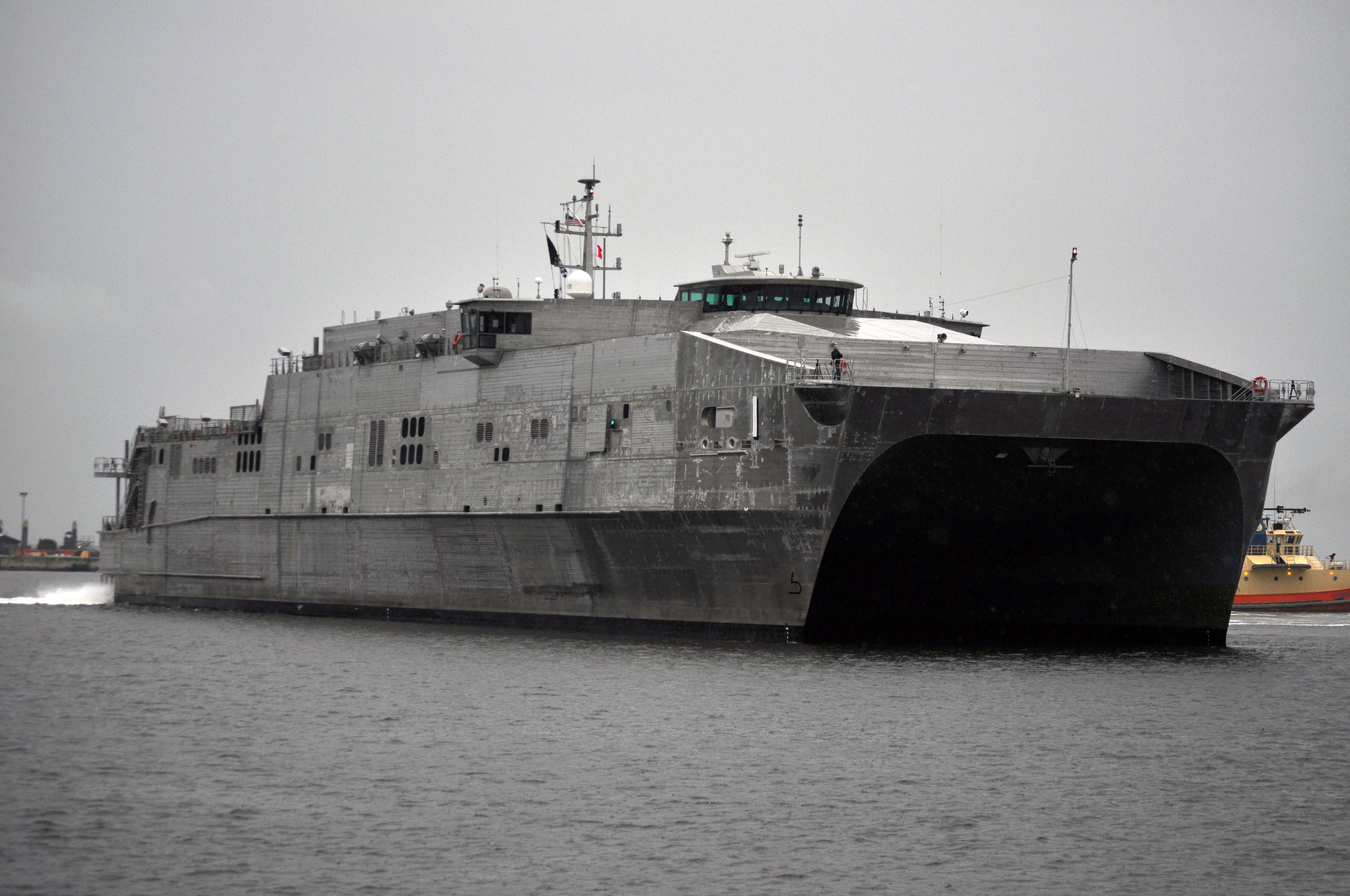 USNS_Spearhead_%28JHSV-1%29_-_6.jpg