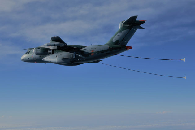 kc390-embraer-hoseextension.jpg