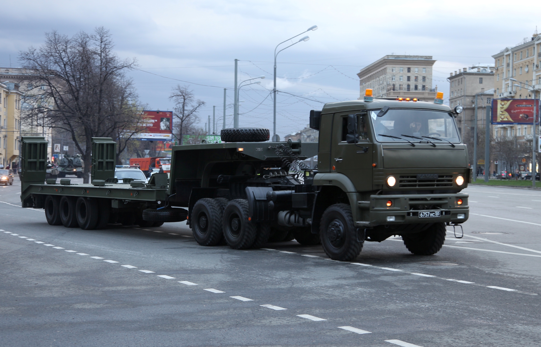 KamAZ-65225_tank_transporter.jpg