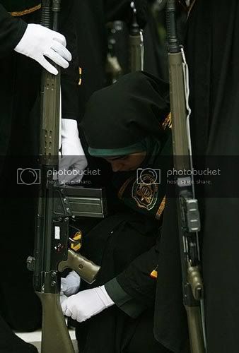 military_woman_iran_police_000149jpg.jpg