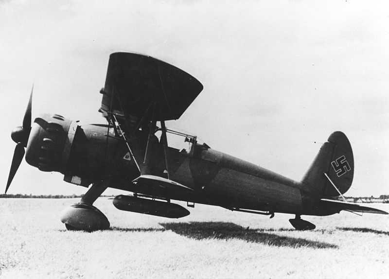 800px-German_Arado_Ar_197_fighter_prototype_c1937.jpg