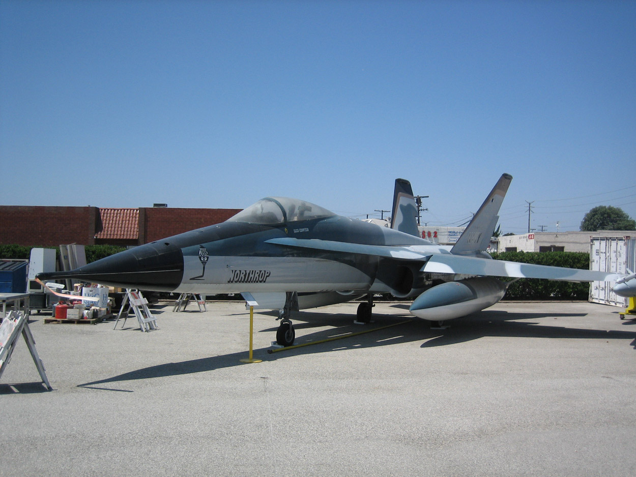 Northrop_YF-17_Cobra_(Proto._n%C2%B01).jpg