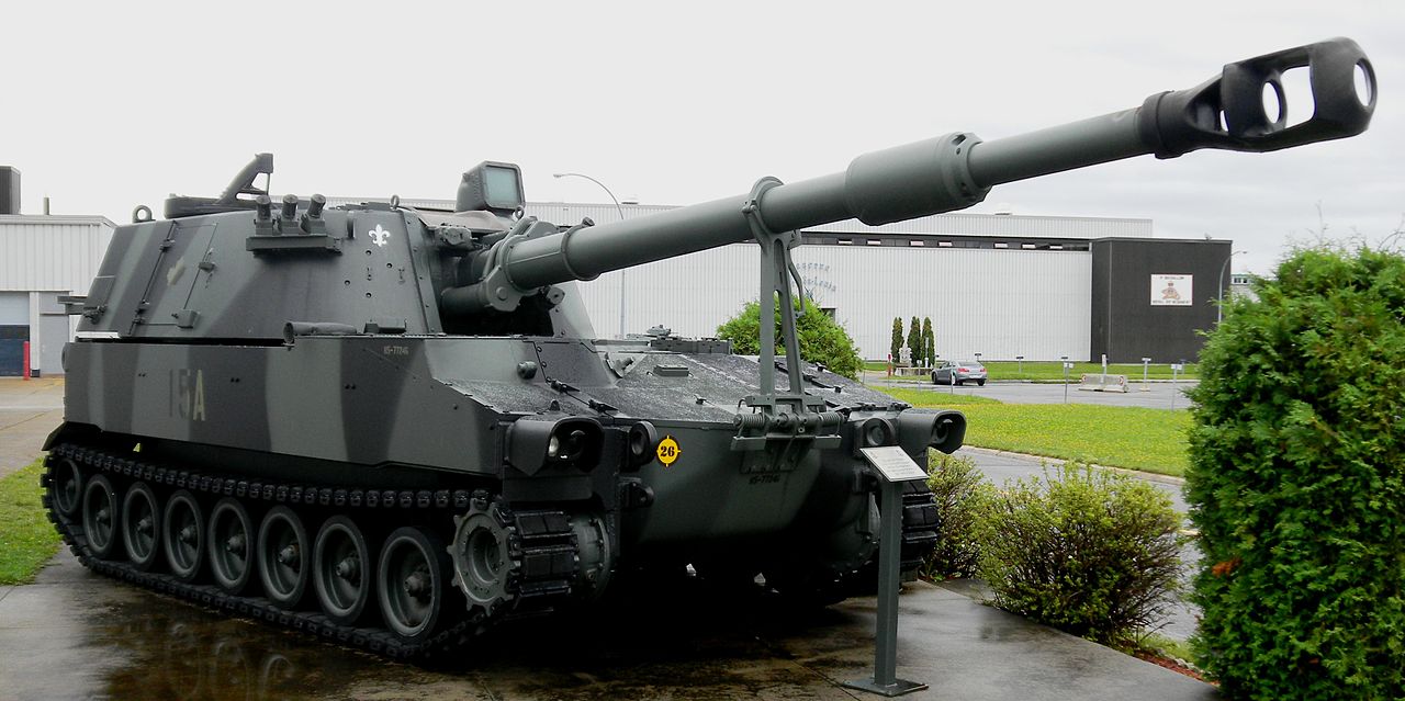 1280px-M109A4_155_mm_SP_Gun%2C_CCFB_Valcartier%2C_Quebec%2C_5_Sep_2011_%2826%29.JPG