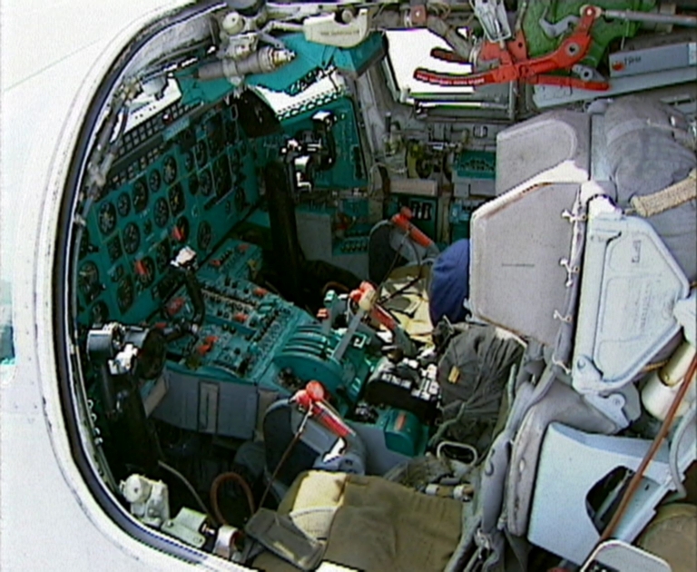 000-Tu-22M3-Cockpit-Lana-6S.jpg